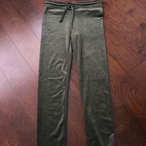 Comfortable green velvet  pants